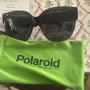 Polaroid Black Sunglasses with Green Branded Microfiber Pouch
